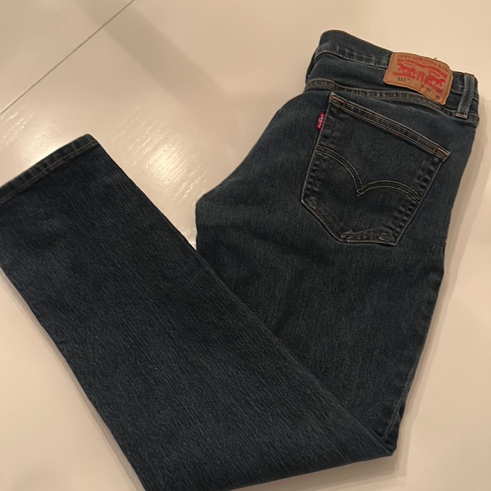 Levi’ jeans ! W33 and L 30 :)